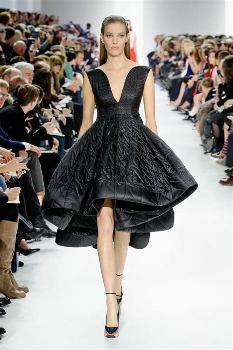 marca christian dior|la moda de Christian Dior.